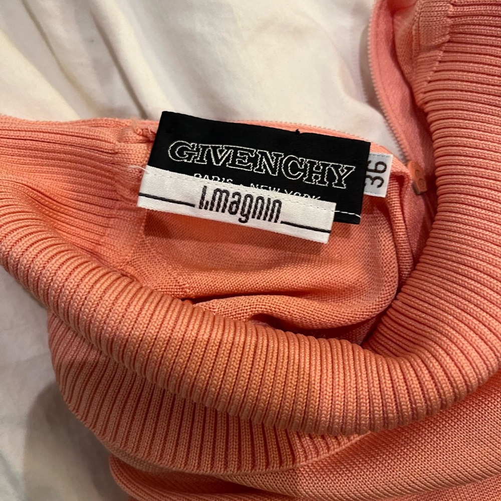 GIVENCHY SPORT Vintage Pink Turtleneck Top - Picture 6 of 6